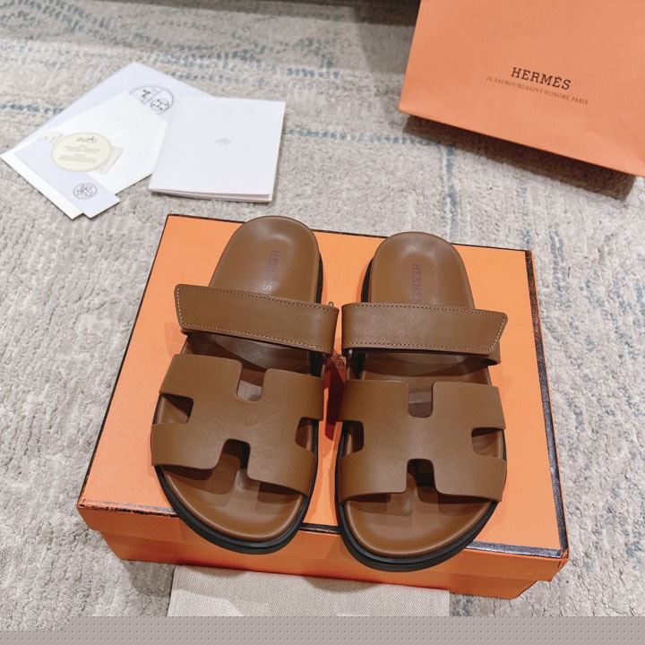 H**mes slippers